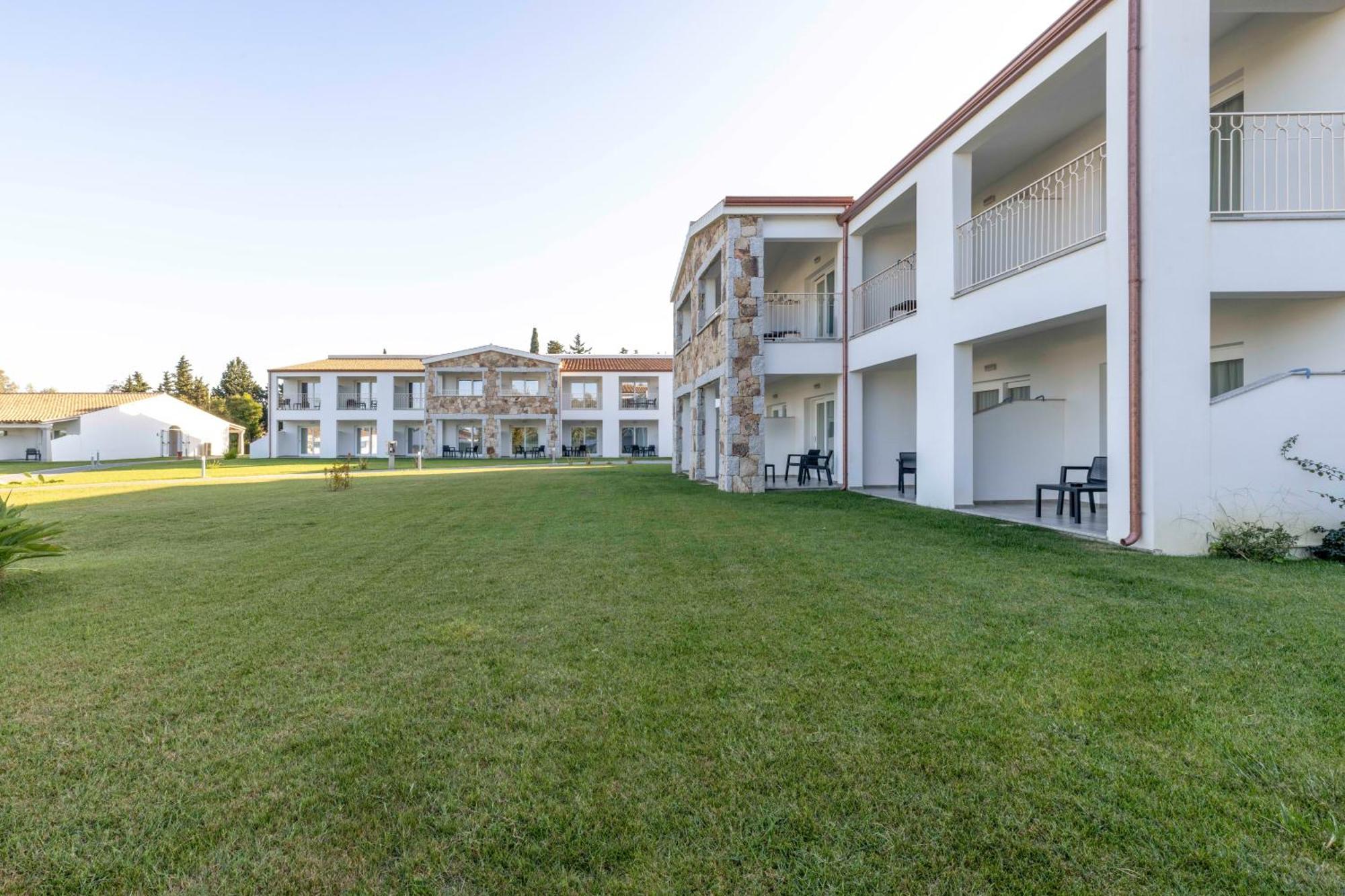 Hotel S'Arena Beach La Caletta Extérieur photo